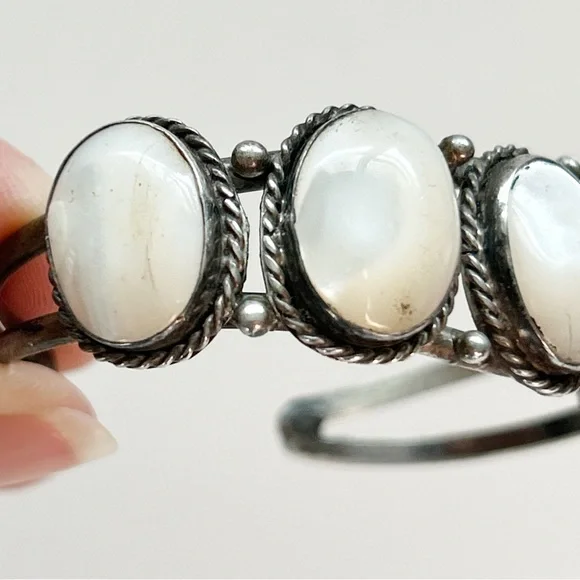 Vintage Southwestern Mother of Pearl Sterling Silver Cuff Bracelet - Picture 11 of 14